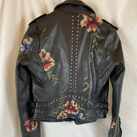 BLANK NYC Embroidered Floral Moto Jacket - Picture 6 of 10